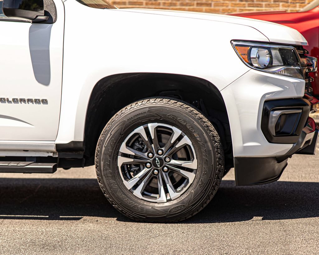Used 2022 Chevrolet Colorado Z71 AWD/4WD image 10