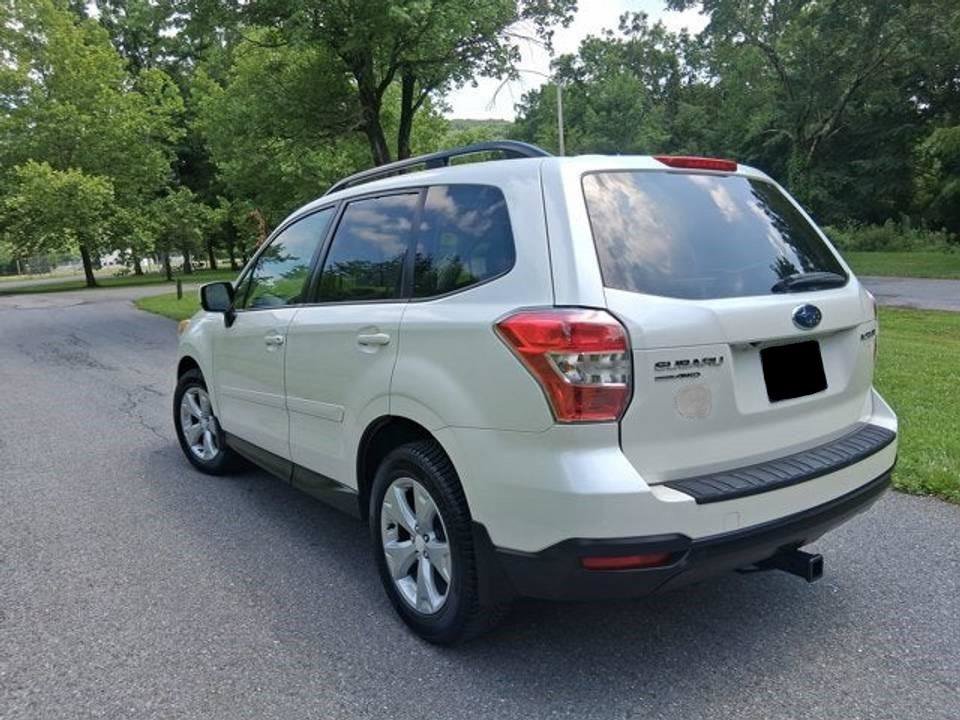Used 2015 Subaru Forester 2.5i Premium AWD/4WD image 5