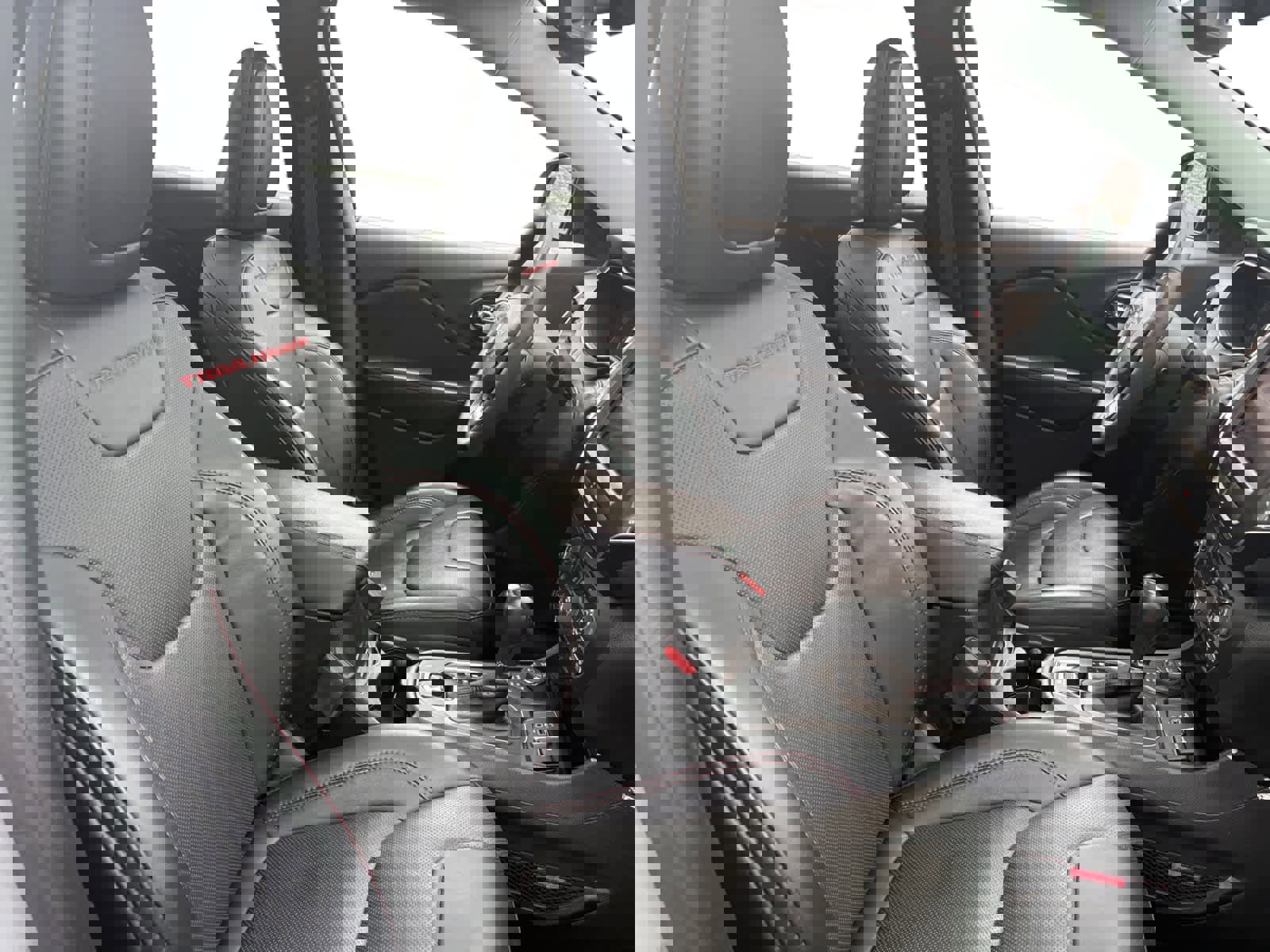 Used 2022 Jeep Cherokee Trailhawk w/ Trailhawk Elite Value Package image 17