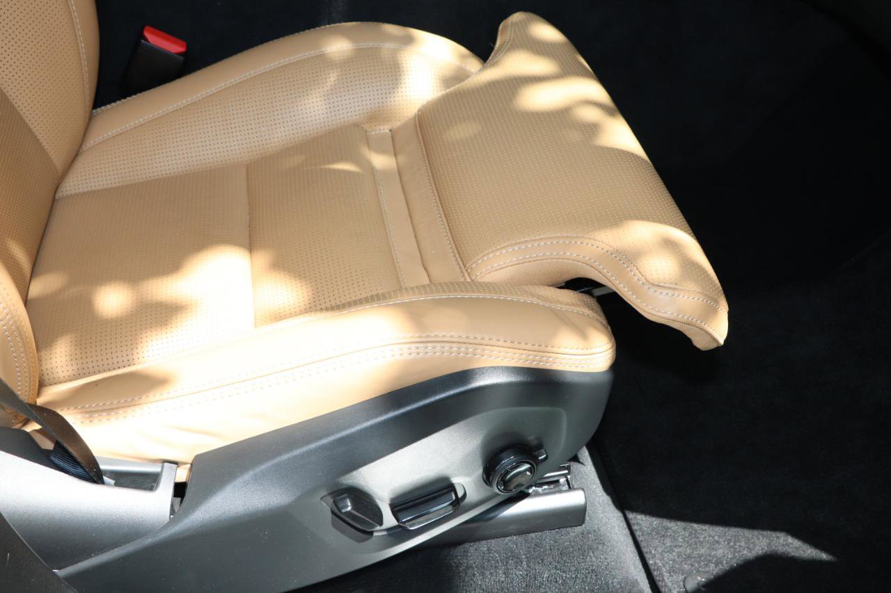 Used 2023 Volvo XC90 T8 Ultimate image 28