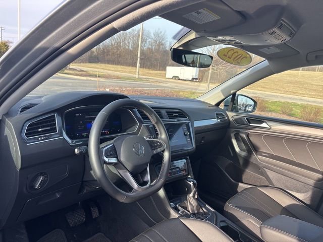 Used 2022 Volkswagen Tiguan SE image 13