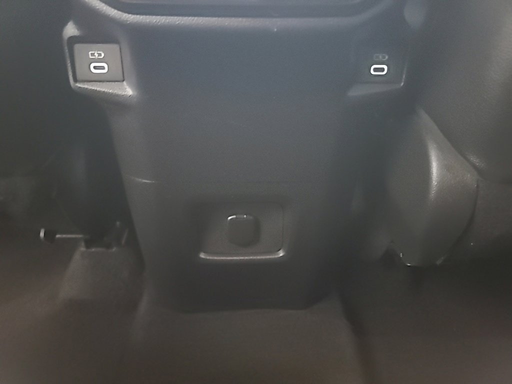 Used 2025 Toyota Grand Highlander AWD image 25