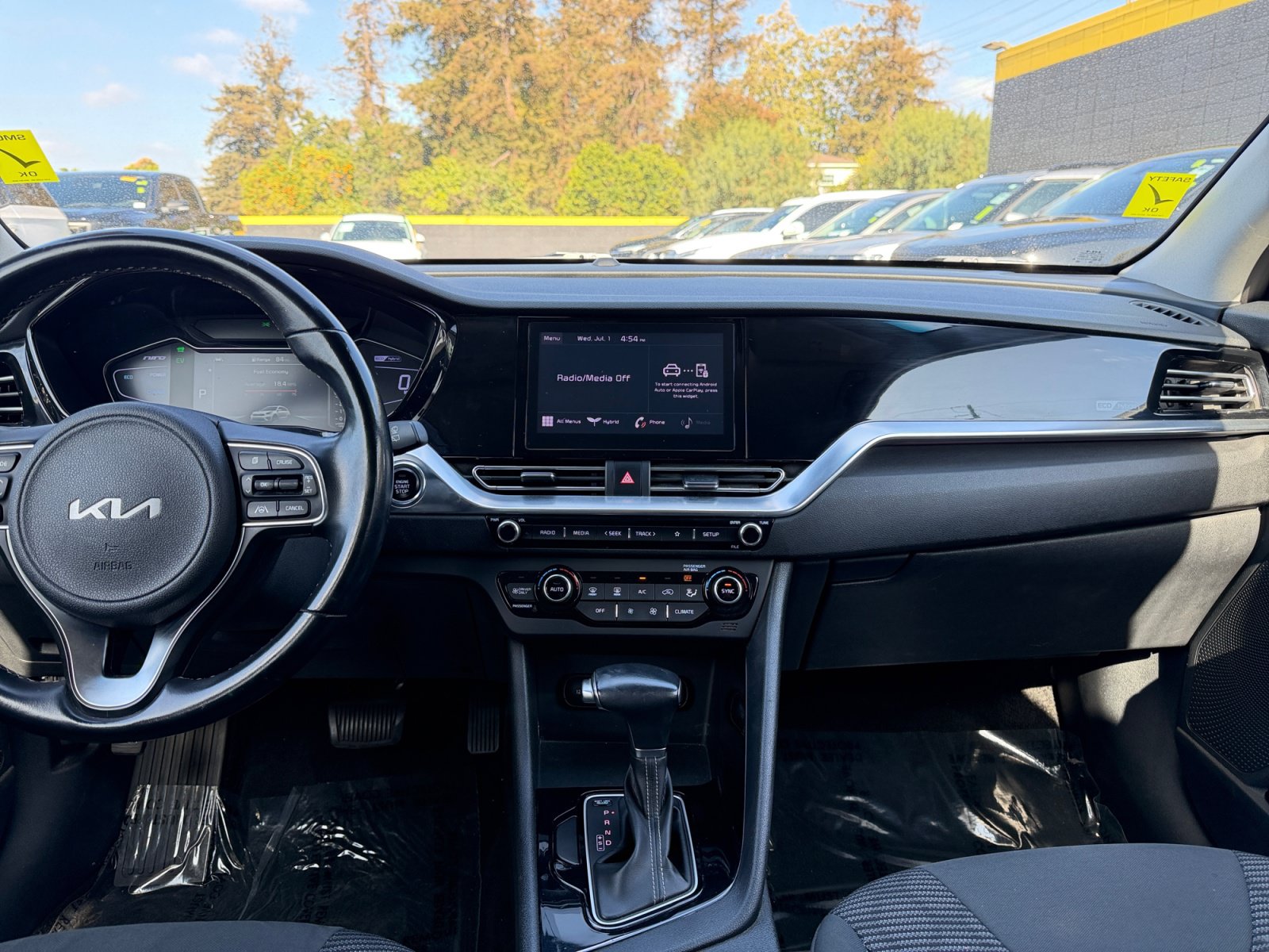 Used 2022 Kia Niro LXS w/ Digital Cluster Package FWD image 13