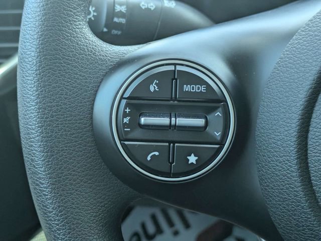 Used 2025 Kia Soul LX FWD image 24