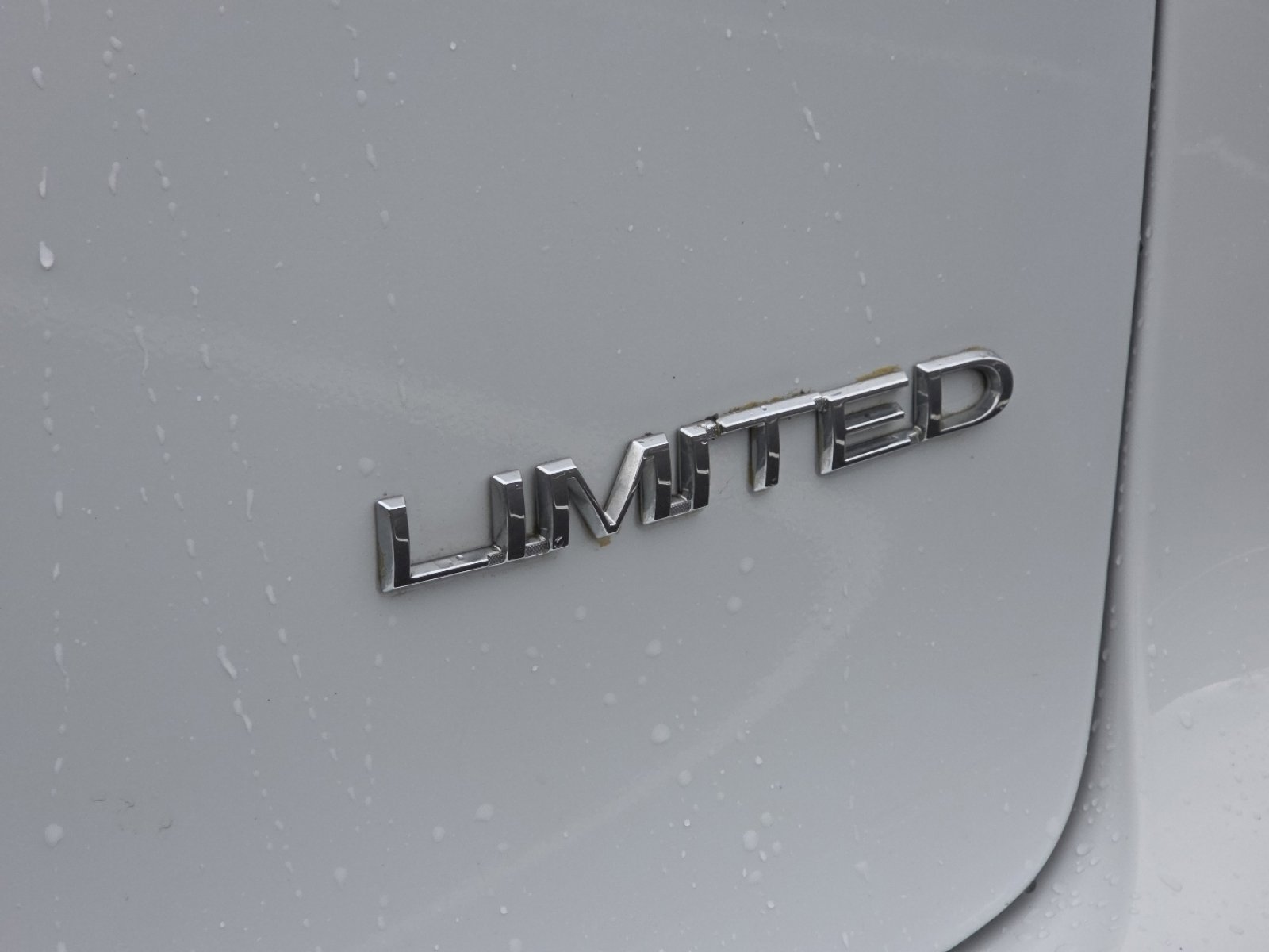 Used 2023 Chrysler Voyager LX image 9