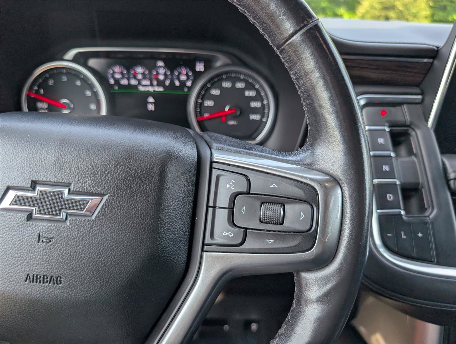 Used 2021 Chevrolet Tahoe Z71 w/ Z71 Off-Road Package AWD/4WD image 26