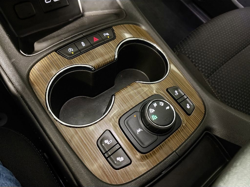 Used 2021 GMC Acadia SLE w/ Driver Convenience Package image 15