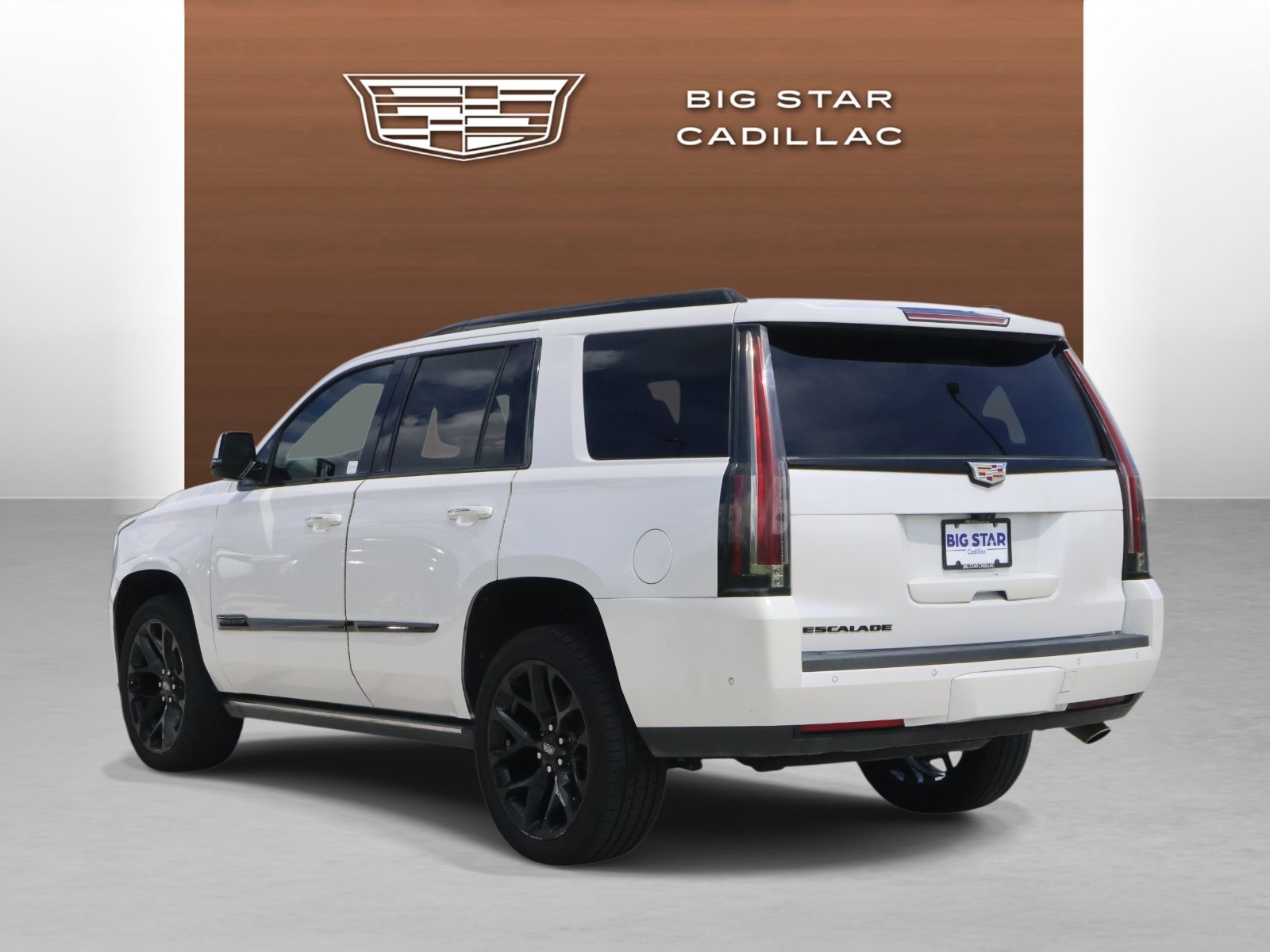 Used 2019 Cadillac Escalade Premium Luxury w/ LPO, Radiant Package RWD image 3