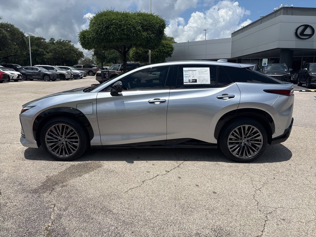 Used 2023 Lexus RZ 450e Premium w/ Accessory Package (2T) AWD/4WD image 2