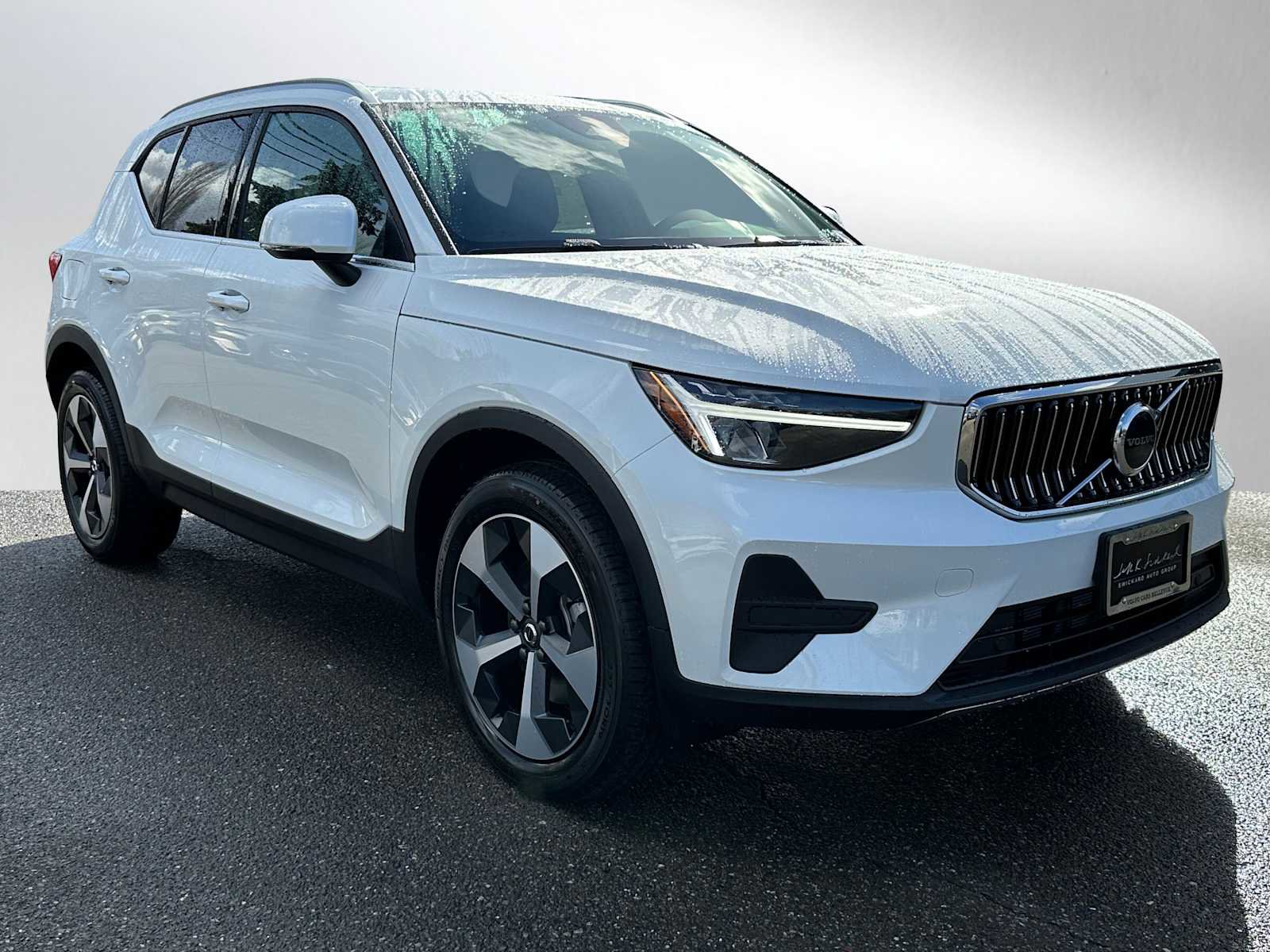 New 2025 Volvo XC40 B5 Core w/ Protection Package Premier