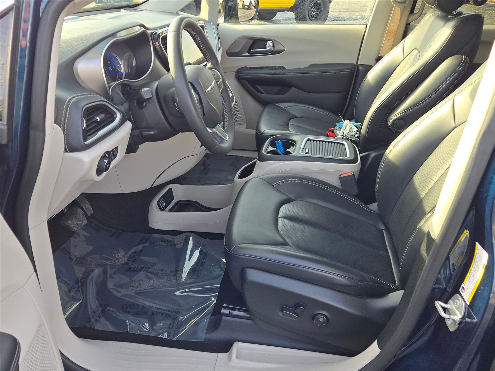 Certified 2024 Chrysler Pacifica Select image 27