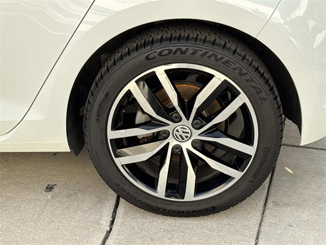 Used 2016 Volkswagen Golf SE w/ Lighting Package image 6