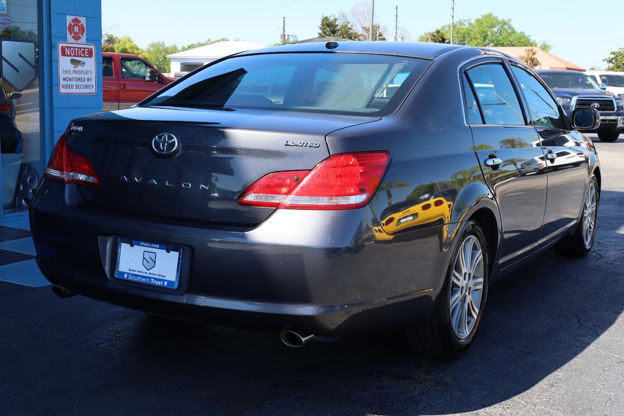 Used 2010 Toyota Avalon Limited FWD image 4