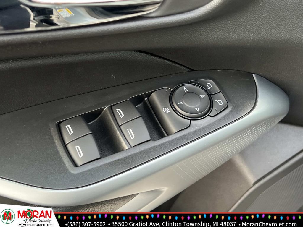 Certified 2024 Chevrolet Trax RS w/ Driver Confidence Package image 15