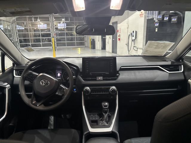Used 2022 Toyota RAV4 XLE image 32