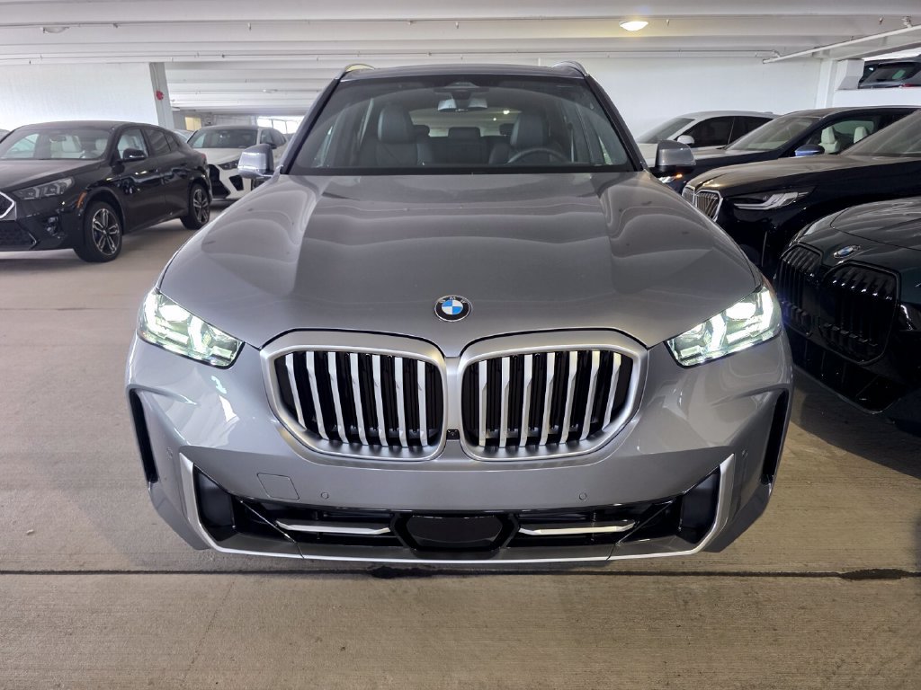 New 2026 BMW X5 xDrive40i w/ Premium Package AWD/4WD image 2