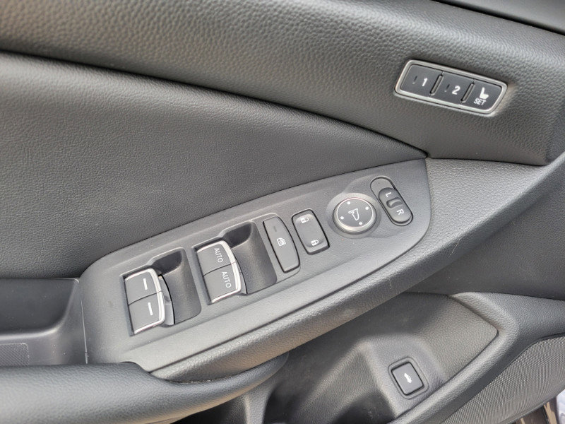 Used 2022 Honda Accord EX-L image 12
