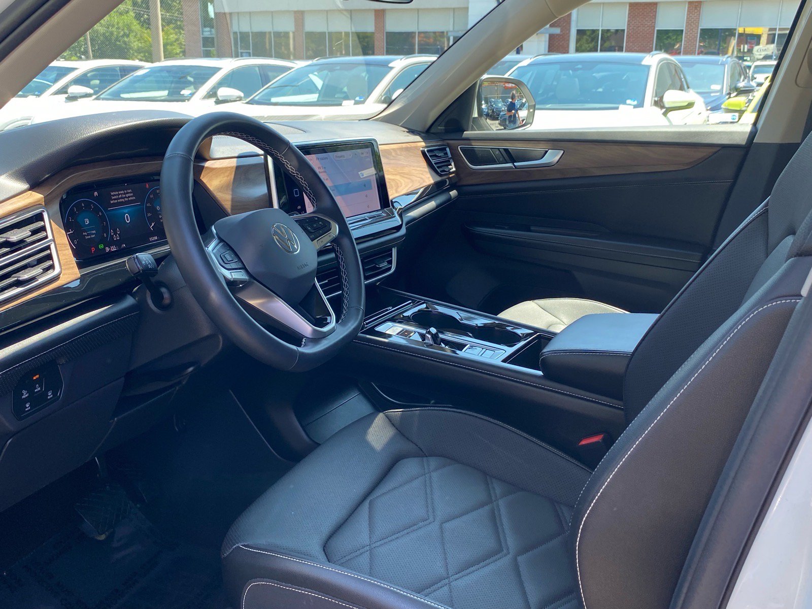 Certified 2024 Volkswagen Atlas SE w/ Panoramic Sunroof Package AWD/4WD image 12