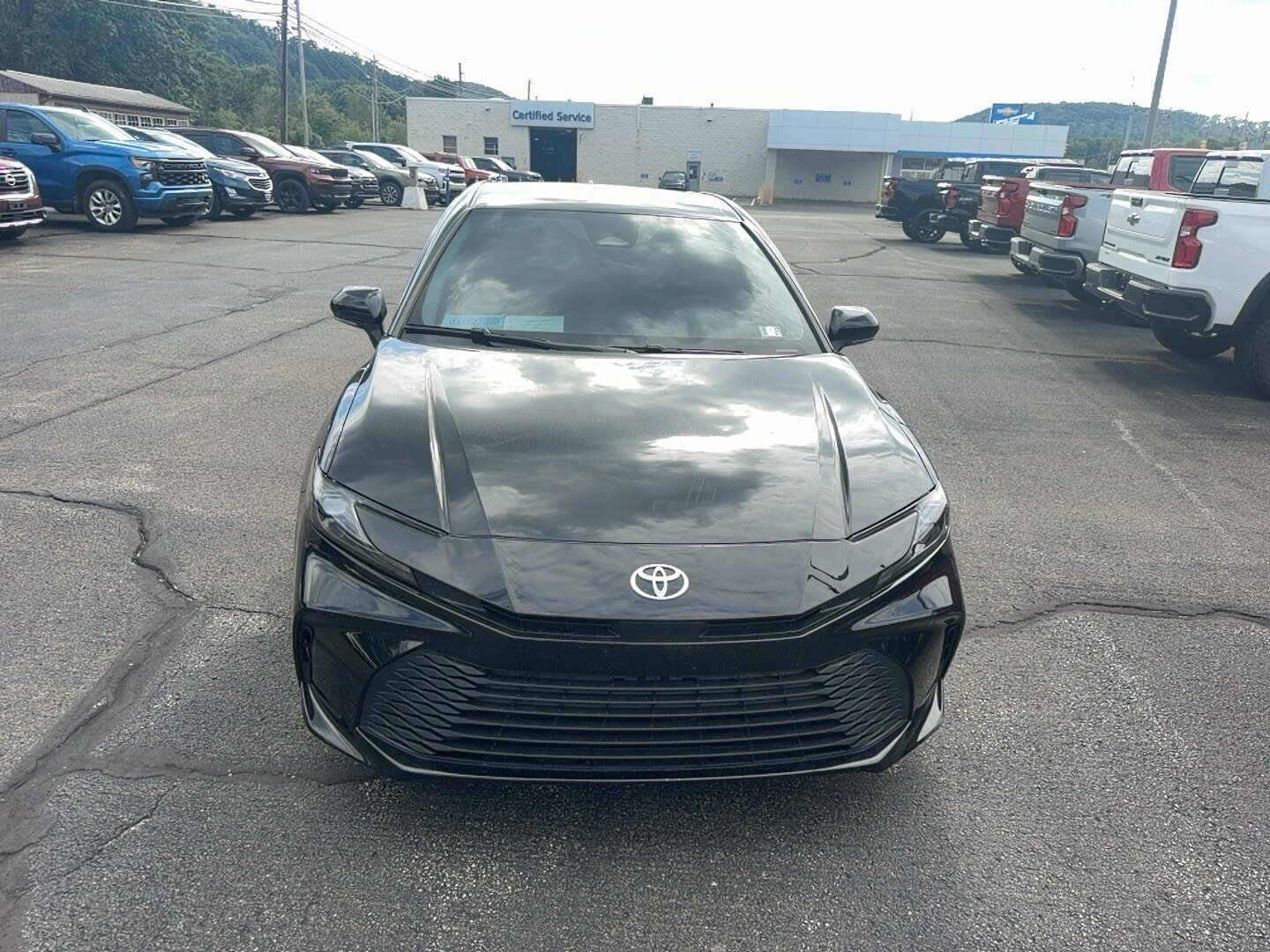 Used 2025 Toyota Camry LE w/ Convenience Package AWD/4WD image 2