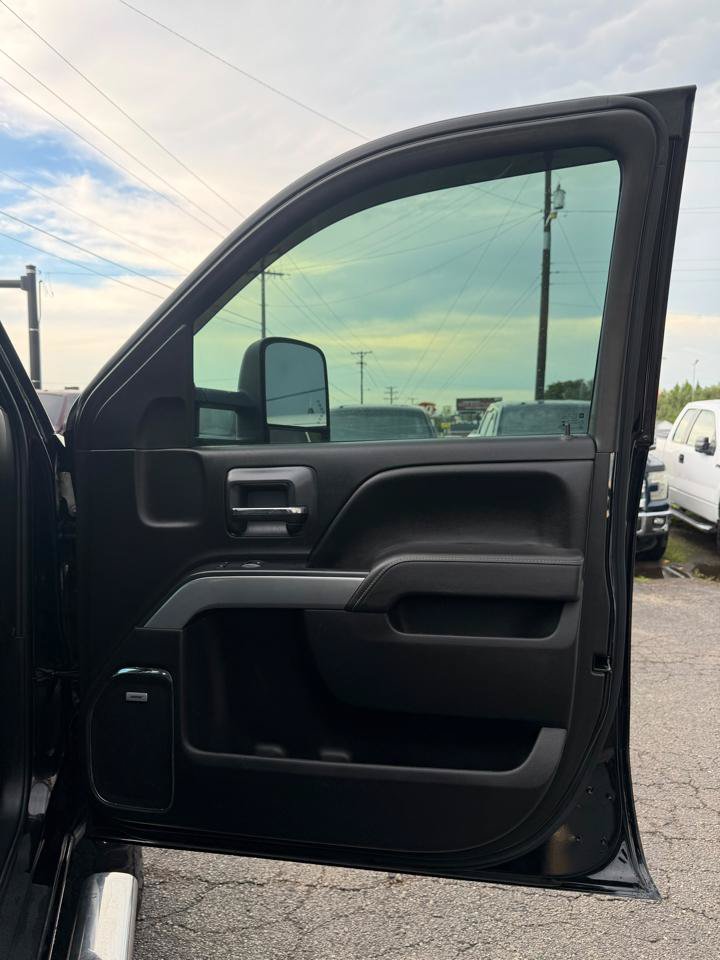 Used 2015 Chevrolet Silverado 2500 LTZ w/ Duramax Plus Package AWD/4WD image 17