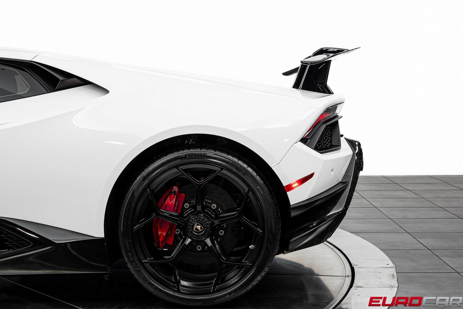 Used 2018 Lamborghini Huracan Performante image 17