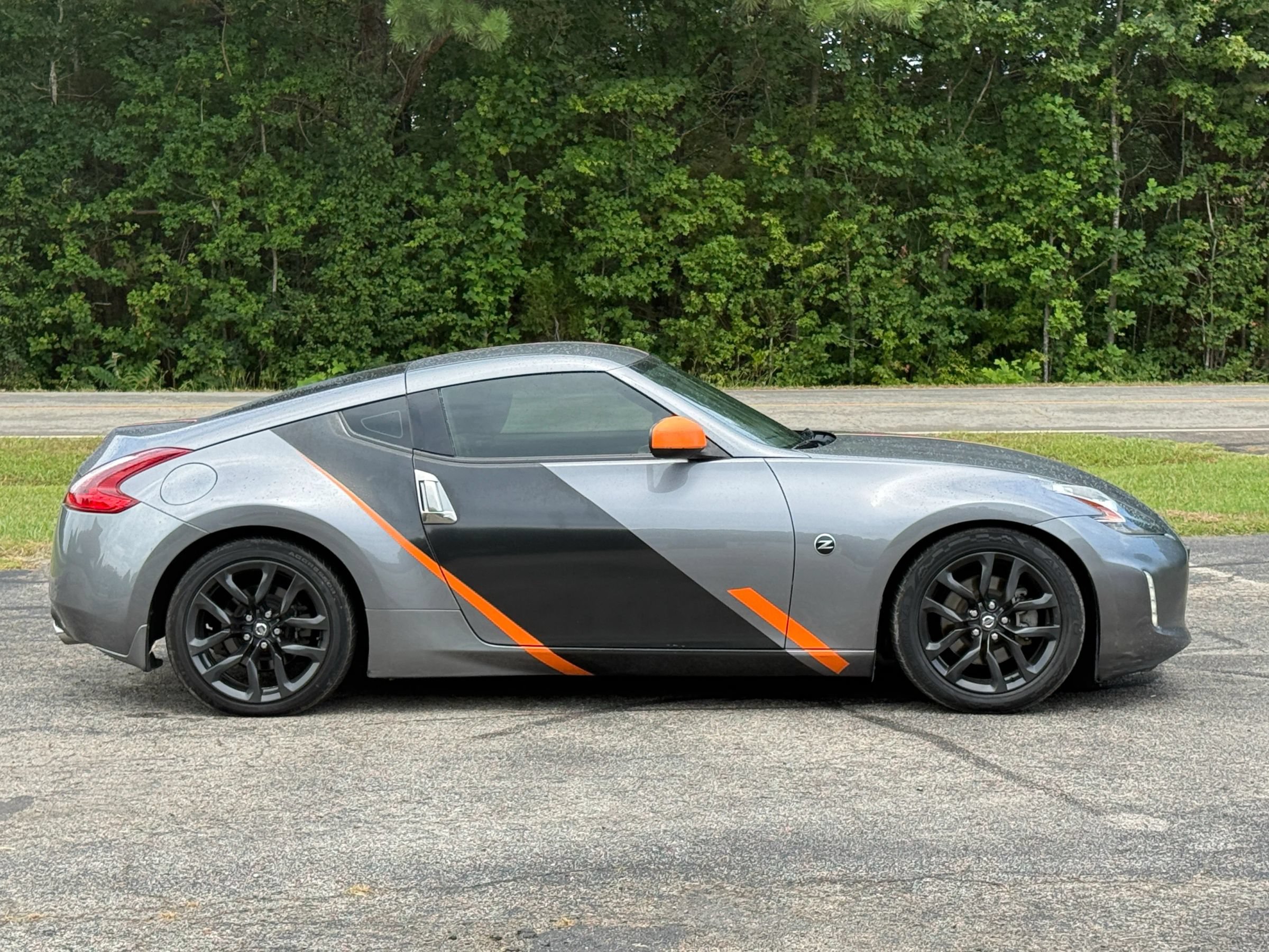 Used 2020 Nissan 370Z Coupe RWD image 2