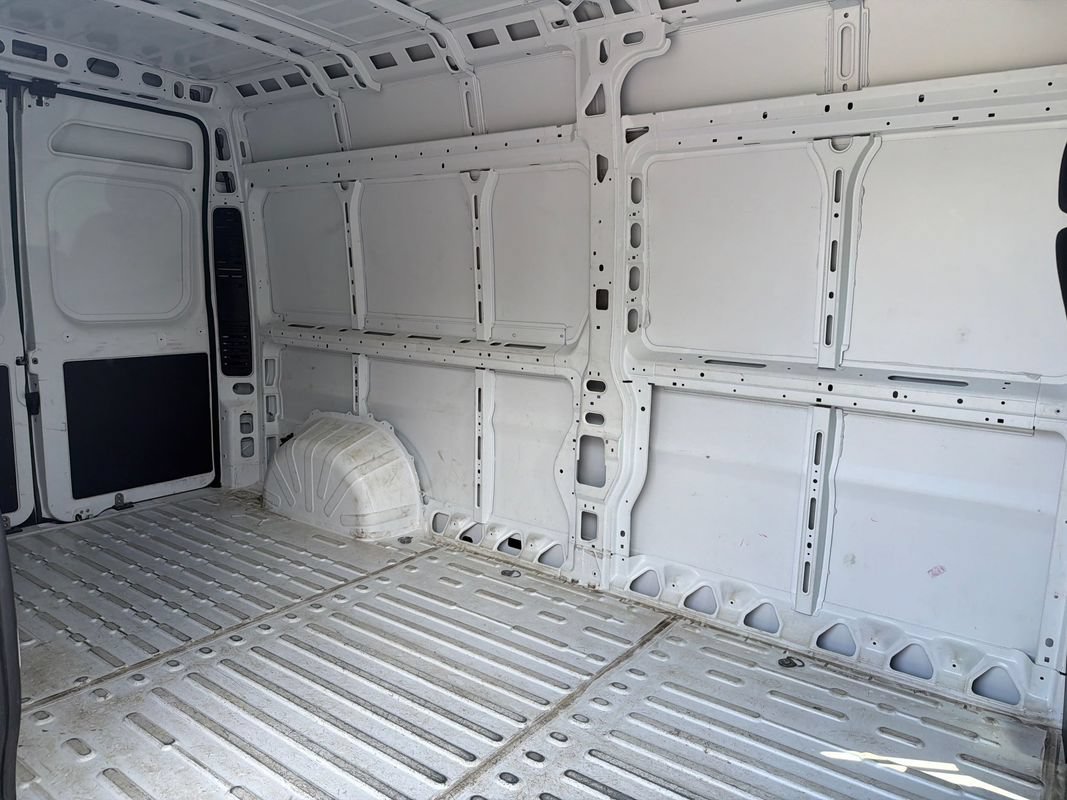 Used 2025 RAM ProMaster 2500 w/ Convenience Group FWD image 9