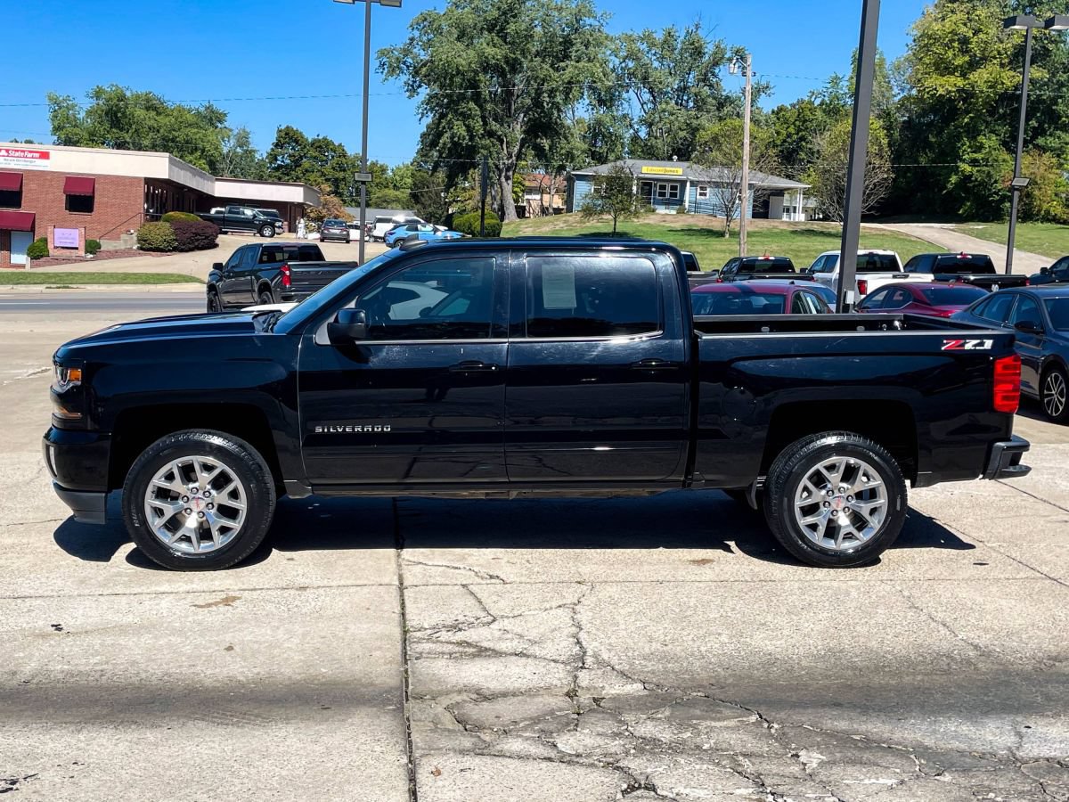 Used 2018 Chevrolet Silverado 1500 LT w/ All Star Edition AWD/4WD image 3
