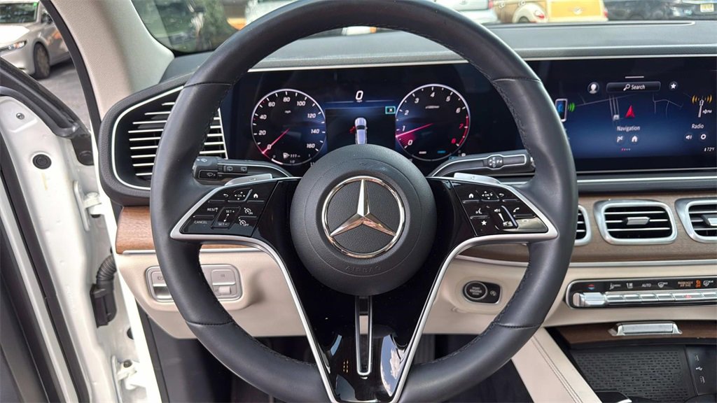 Used 2024 Mercedes-Benz GLE 450 4MATIC image 16