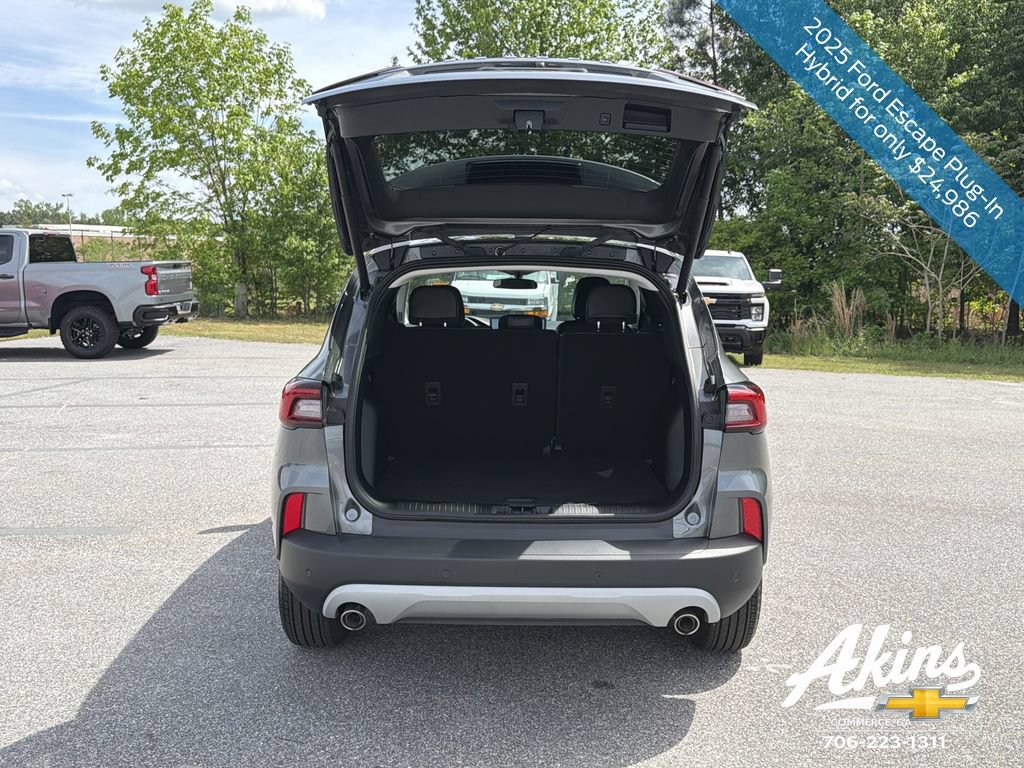 Used 2025 Ford Escape SE FWD image 7
