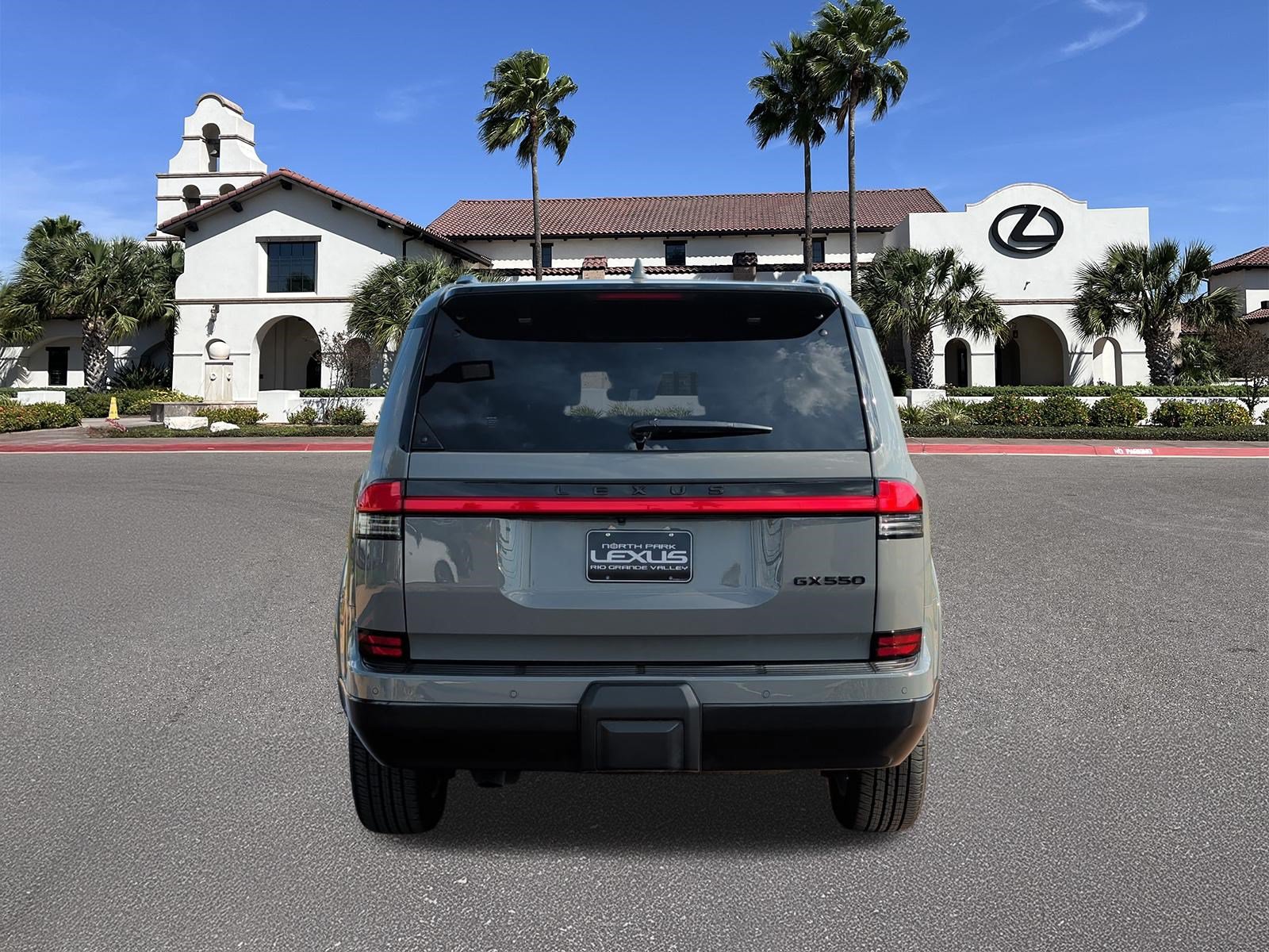 Certified 2026 Lexus GX 550 w/ Accessory Package (2T) AWD/4WD image 3