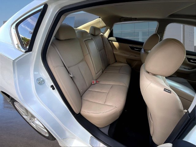 Used 2015 Nissan Altima 3.5 SL FWD image 27