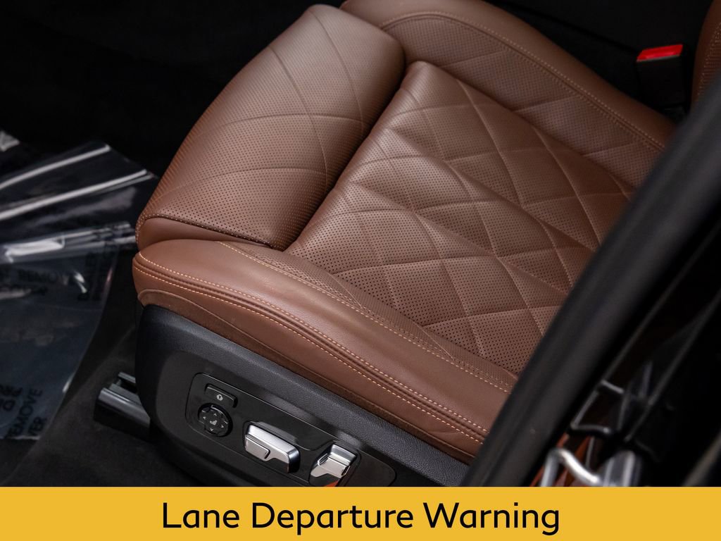 Used 2023 BMW X7 xDrive40i w/ Premium Package image 15