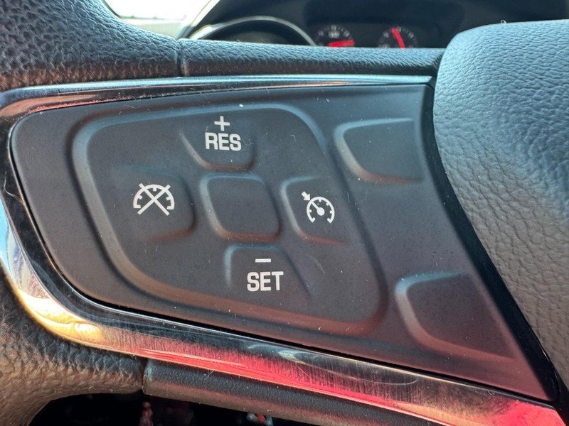 Used 2018 Chevrolet Cruze LT w/ Convenience Package FWD image 16