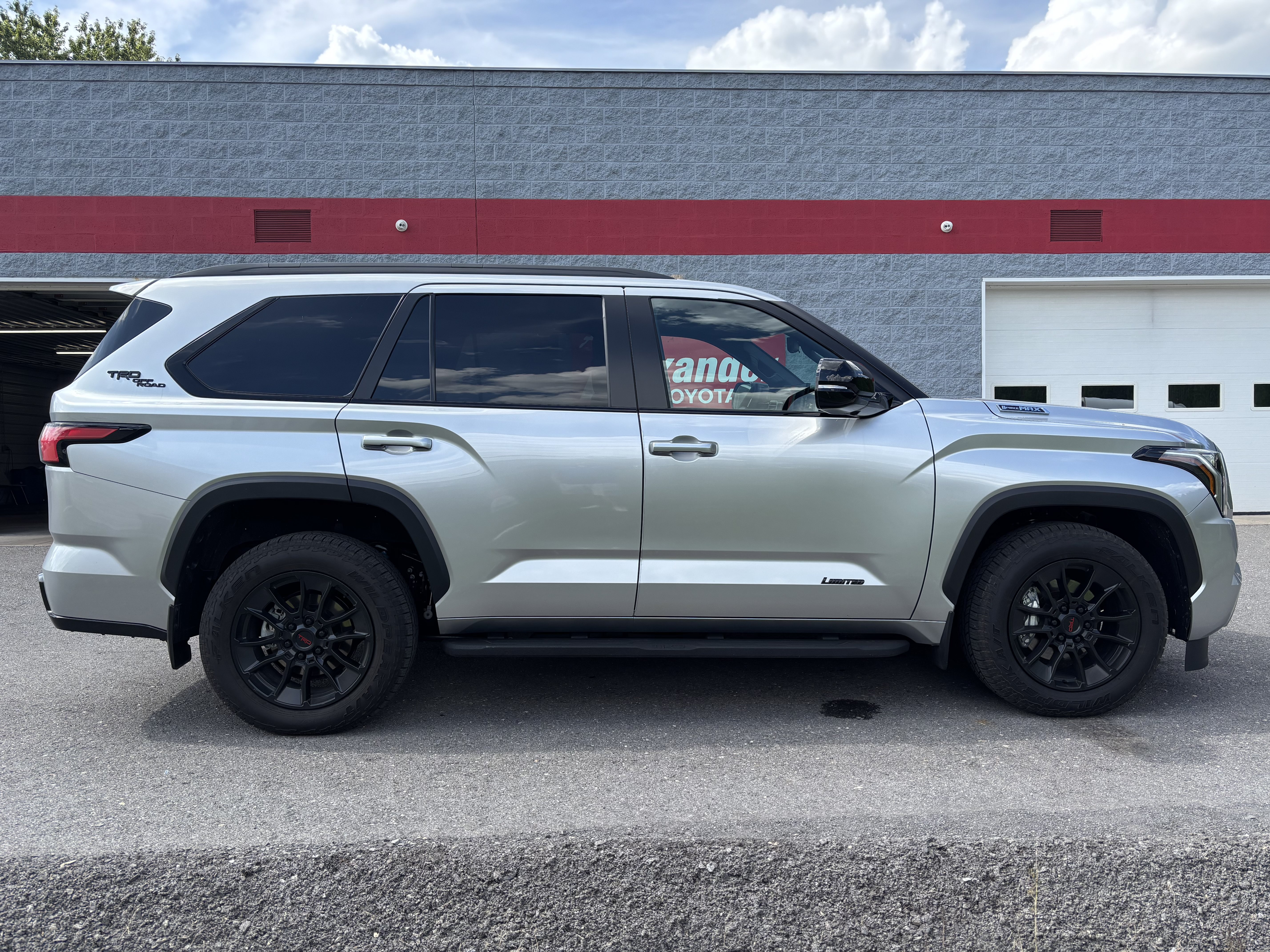 Used 2025 Toyota Sequoia Limited w/ TRD Off-Road Package AWD/4WD video 2