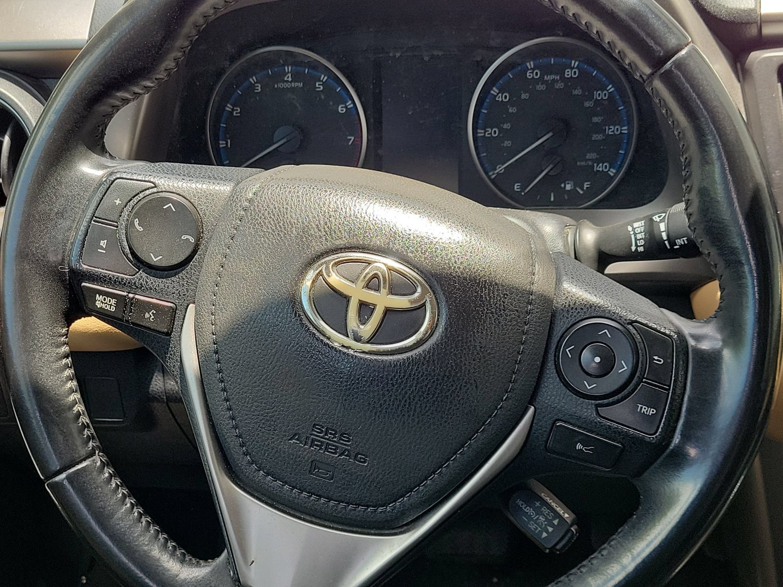 Used 2018 Toyota RAV4 XLE FWD image 15