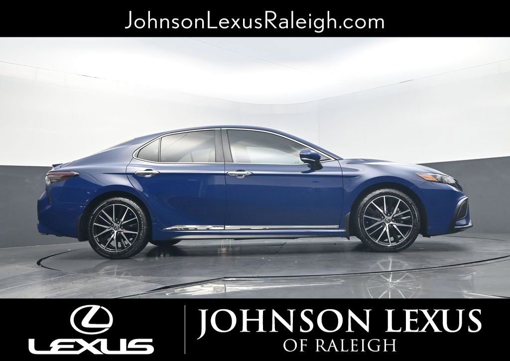 Used 2023 Toyota Camry SE w/ Cold Weather Package image 16