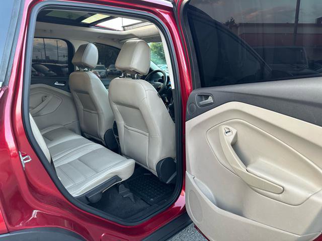 Used 2017 Ford Escape SE w/ SE Leather Comfort Package image 15