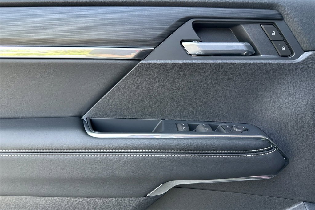 New 2025 GMC Acadia Elevation w/ Elevation Premium Package image 9