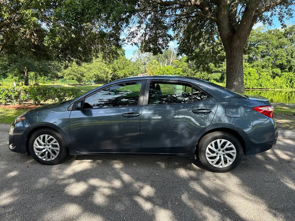 Used 2019 Toyota Corolla LE FWD image 3
