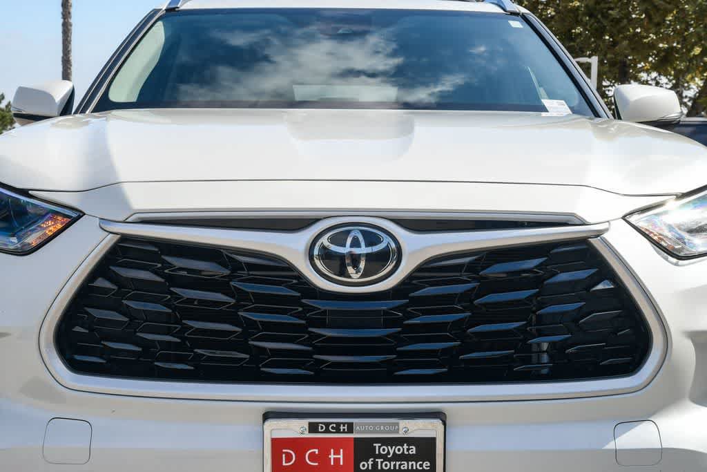 Used 2021 Toyota Highlander XLE FWD image 4