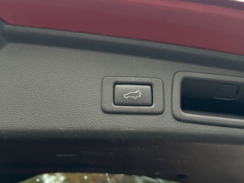 Used 2018 Subaru Forester 2.5i Touring w/ Popular Package #3B image 8