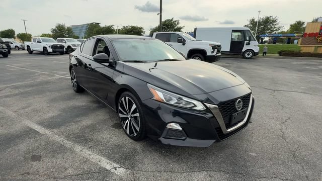 Used 2021 Nissan Altima 2.5 SR FWD image 2