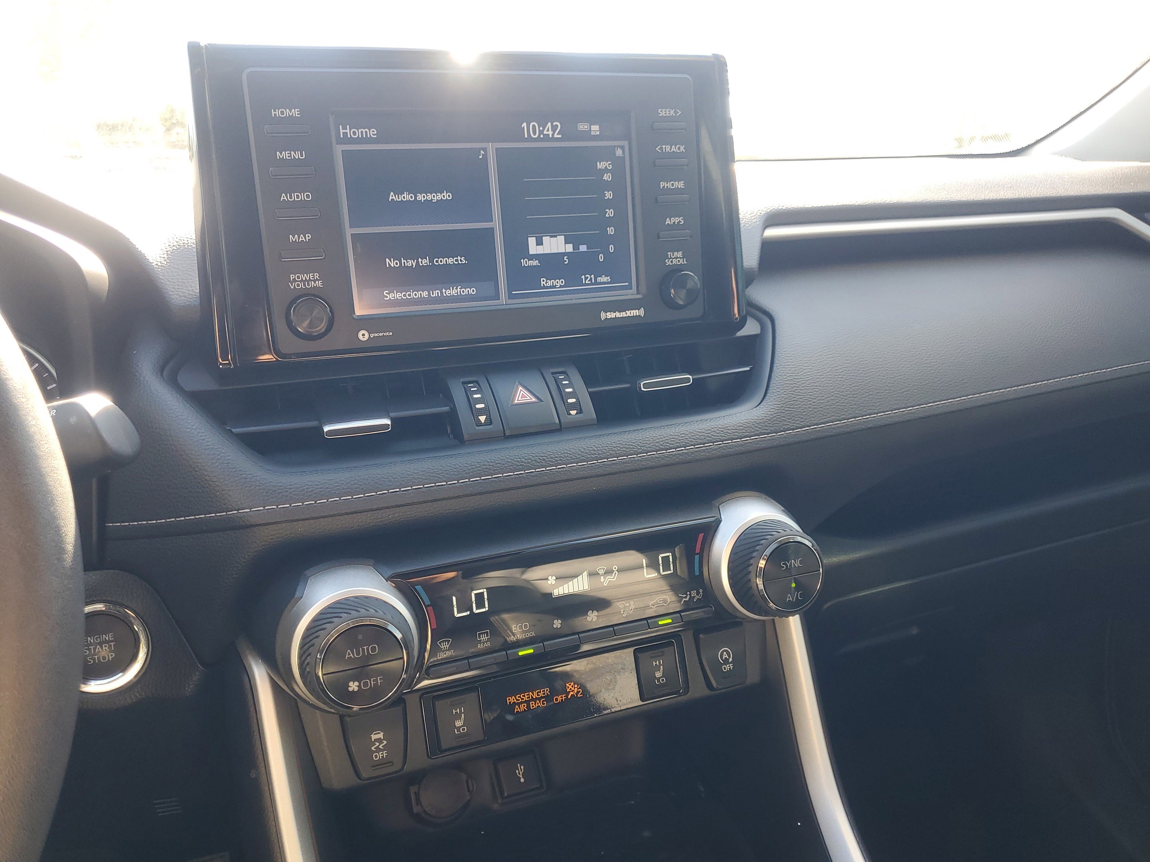 Used 2021 Toyota RAV4 XLE Premium image 27