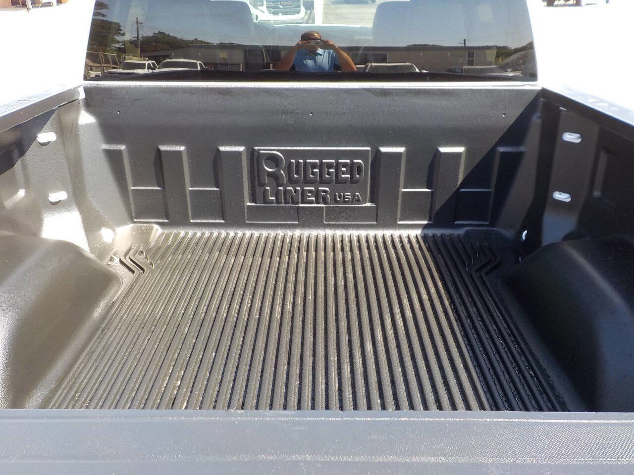 Used 2025 GMC Sierra 1500 SLT AWD/4WD image 5