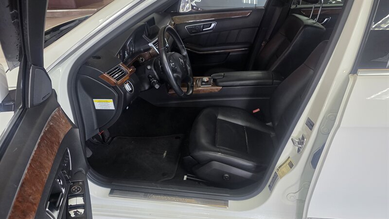 Used 2012 Mercedes-Benz E 350 4MATIC Sedan image 9