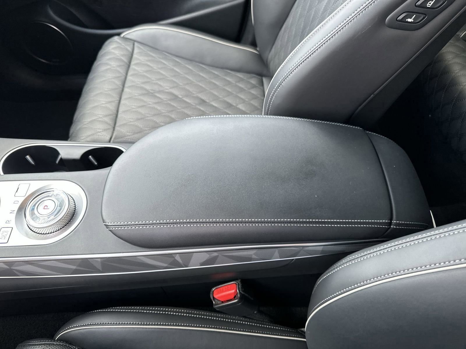 Used 2024 Genesis GV70 3.5T Sport w/ Sport Advanced Package image 27