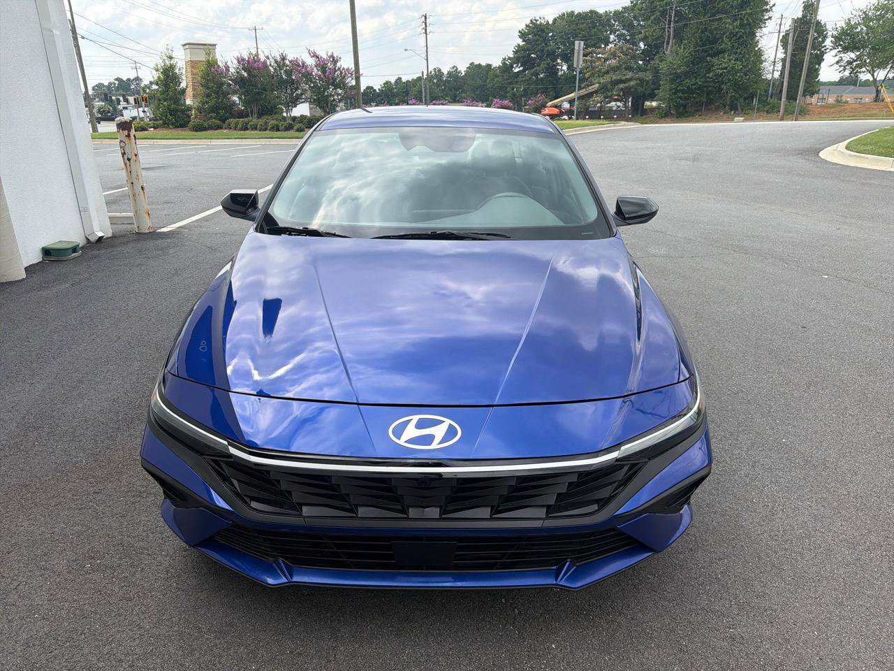Used 2025 Hyundai Elantra Sport FWD image 2