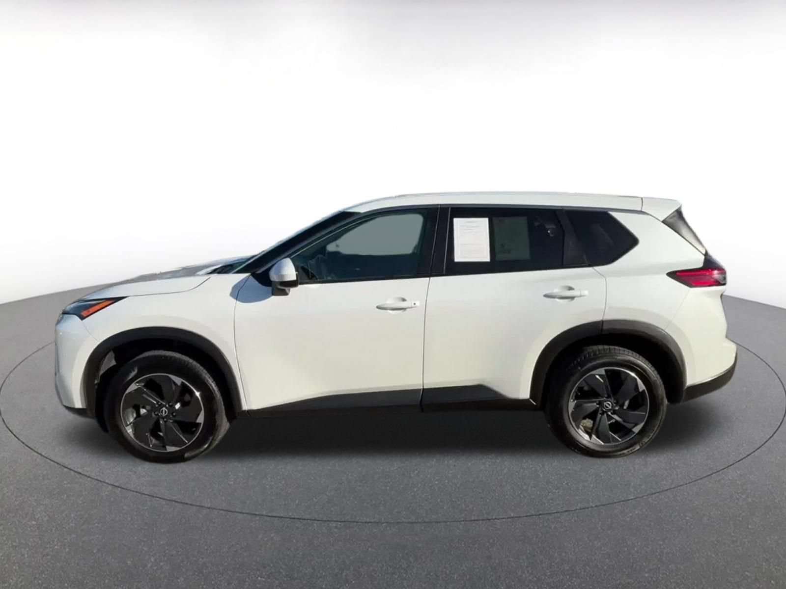 Used 2025 Nissan Rogue SV AWD/4WD image 8