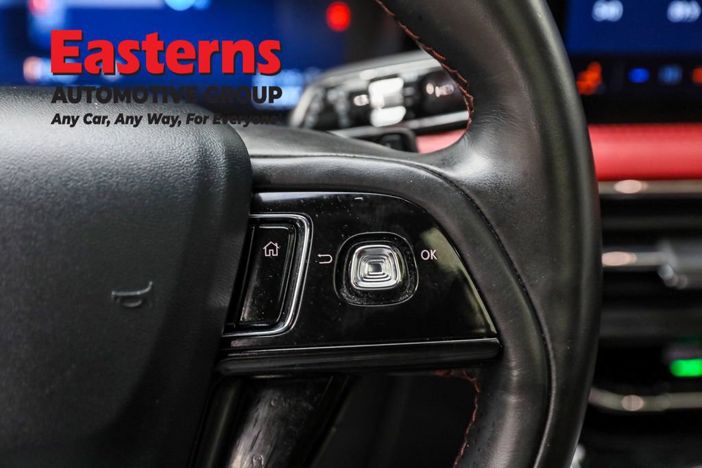 Used 2025 Lincoln Corsair Grand Touring w/ Towing Package image 16